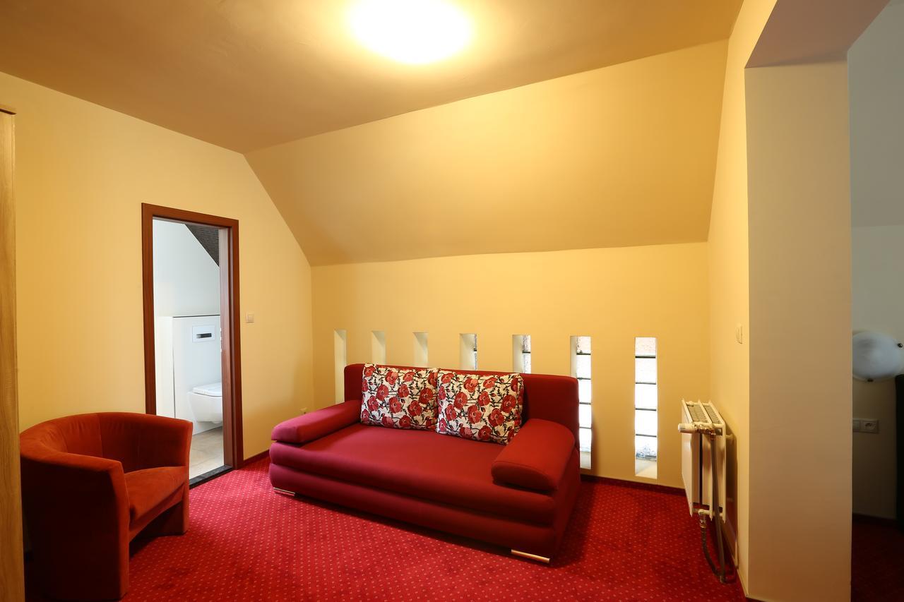 Hotel Tatran Ковачова Экстерьер фото